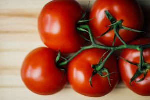 Study Finds Tomatoes' Color May Diminish Flavor