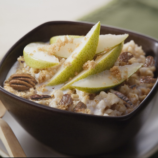 Hearty Oatmeal with Pears, Raisins and Pecans