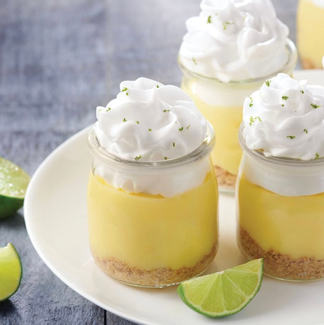 Looking for a bite-sized treat to cool down with? These Key Lime Pie Cups give you all the bright, tangy flavor of a classic key lime pie in the perfect single-serving size! With a buttery graham cracker crust and a silky, zesty filling, they are guaranteed to be a huge hit at your next summer hangout. ☀️✨⁠
⁠
Link in bio for the full recipe! 🔗👇⁠
⁠
📸: @rebeccadentonphotography ⁠