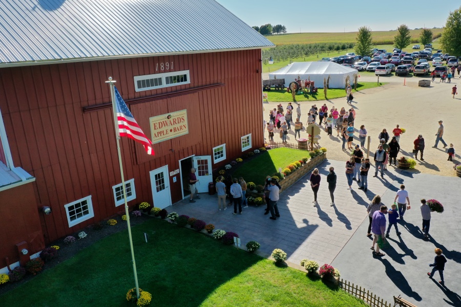 Illinois Apple Orchards Use FarmFresh Fruit to Produce Fall Favorites